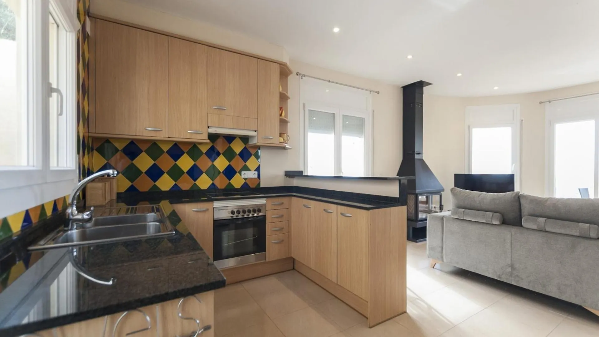 Beautiful Holiday Home Near The Sea Palau Saverdera